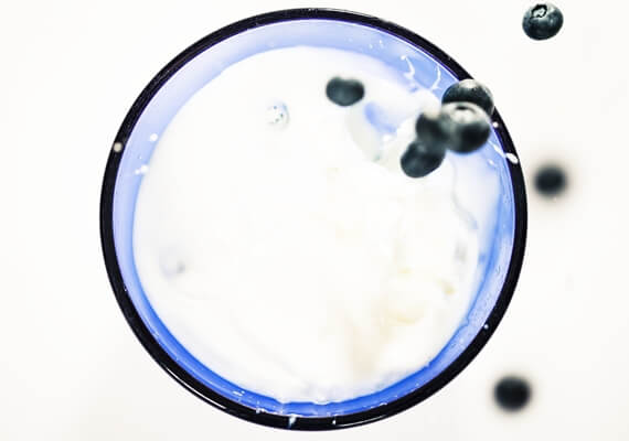 milk with blueberries photo